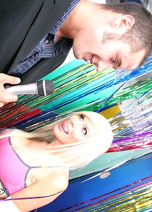 Mofosnetwork Kenzi Marie Prada Ball Licking 0xxx