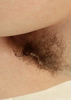 Atknaturalandhairy Model jpg 6