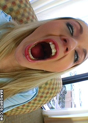 Bigmouthfuls Model jpg 9