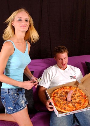 Bigsausagepizza Model jpg 4