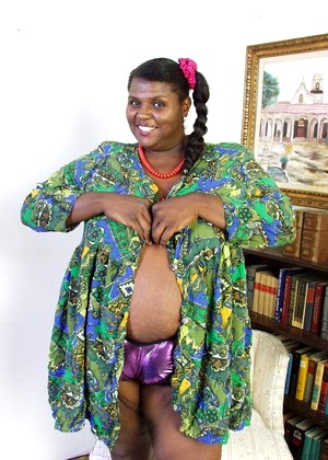 Blackmama Model jpg 6