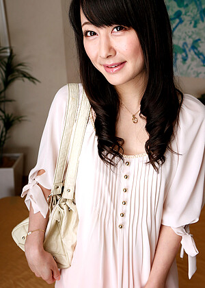 Ayumi Iwasa jpg 4