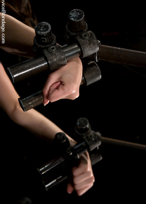 Device Bondage Winter Sky Recommend Submissive Female Hqpics jpg 15