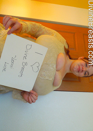 Divinebreasts Model jpg 8