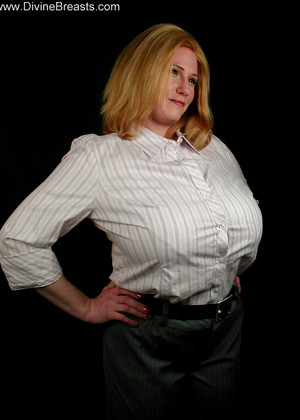 Divinebreasts Model jpg 7