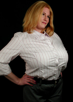 Divinebreasts Model jpg 7