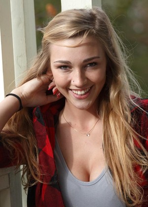 Kendra Sunderland jpg 11