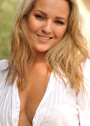 Jodie Gasson jpg 10