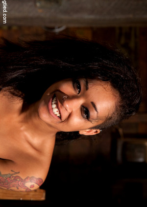 Isis Love Skin Diamond jpg 10