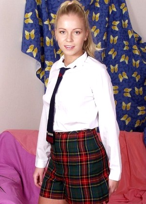 Honey School Honeyschool Model Exxxtra Young Pussy Basement jpg 13