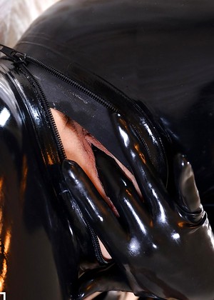 Latex Lucy jpg 8