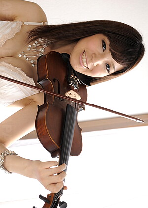 Yuria Tominaga jpg 4