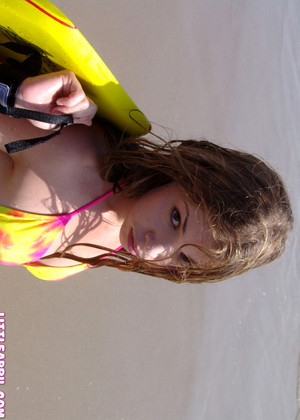 Little April Little April Surfing Petite Porn Mobi jpg 12