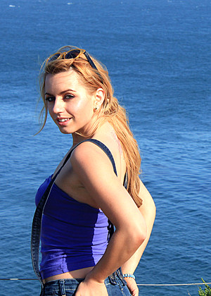 Lexi Belle jpg 15