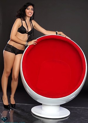 Radiantdesire Model jpg 8