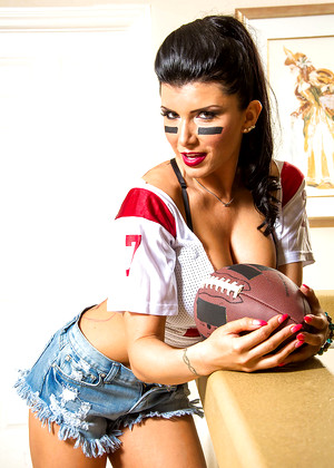 Romi Rain jpg 11