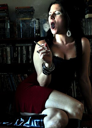 Smoking Mina Mina Yardschool Milf Filipinofuck jpg 5