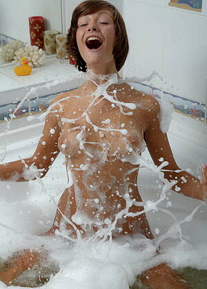 Teen Mega World Meddie Fauck Bath Hermaphrodite jpg 6