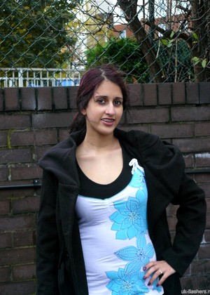 Uk Flashers Zarina Masood Top Suggested Public Piss Xvideos jpg 10