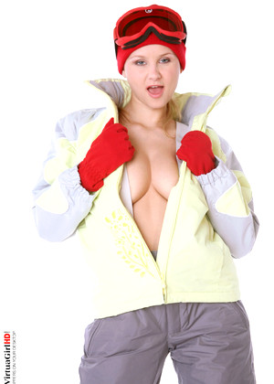 Virtua Girl Hd Lucianna Fullhd Snow Bunny Strips Video jpg 12