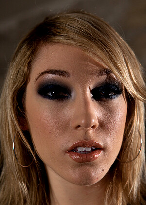 Lily Labeau Phoenix Askani jpg 17