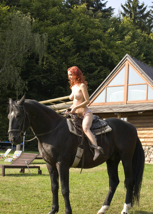 Arielsblog Gabrielle Lupin Extra Riding Porncam