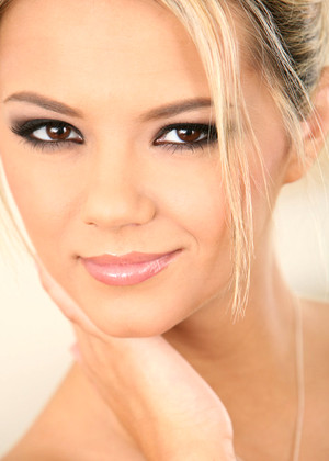 Ashlynnbrooke Ashlynn Brooke Nudepic Face Unforgettable