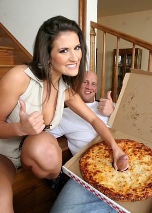 Bigsausagepizza Austin Kincaid High Res Milf Mobile Version