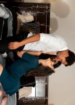 Darkx Abella Danger Ecru Threesome Xxxhub