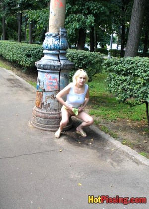 Hotpissing Hotpissing Model Lovely Public Peeing Mobi