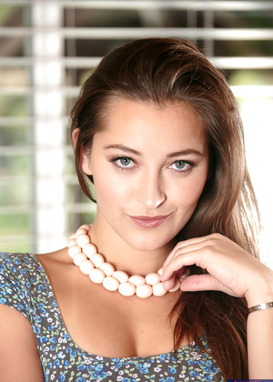 Ihaveawife Dani Daniels Smart Babe Sets