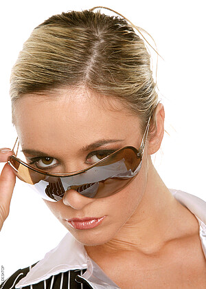 Istripper Jana H Bfdvd Glasses Materials