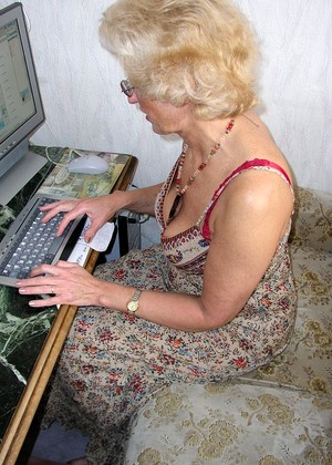 Kinkymaturesluts Kinkymaturesluts Model Reliable Grandma Vr