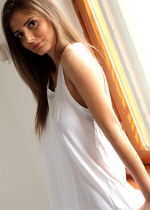 Metart Sunshine A Beast Spreading Pelle