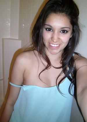 Petitelover Selena Nuda Brunette Sexxx