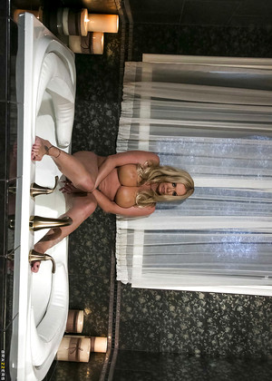 Realwifestories Briana Banks Unlocked Legs Sex Porn