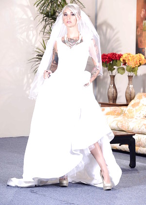 Realwifestories Kleio Valentien Ideal Big Tits Playmate