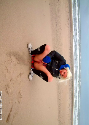 Ukflashers Little Miss Chaos Better Beach Xxx Pics