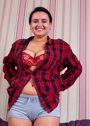 Wearehairy Ramira Between Clothed Ani