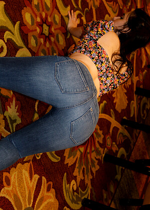 Zishy Zishy Model Pins Jeans Brazil